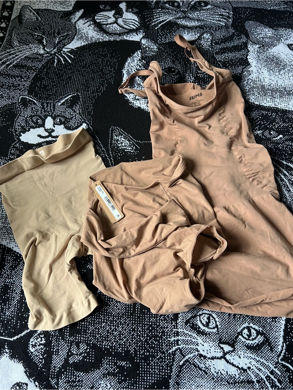 SKIMS Tank Camisoles Set - Beige & Light Brown